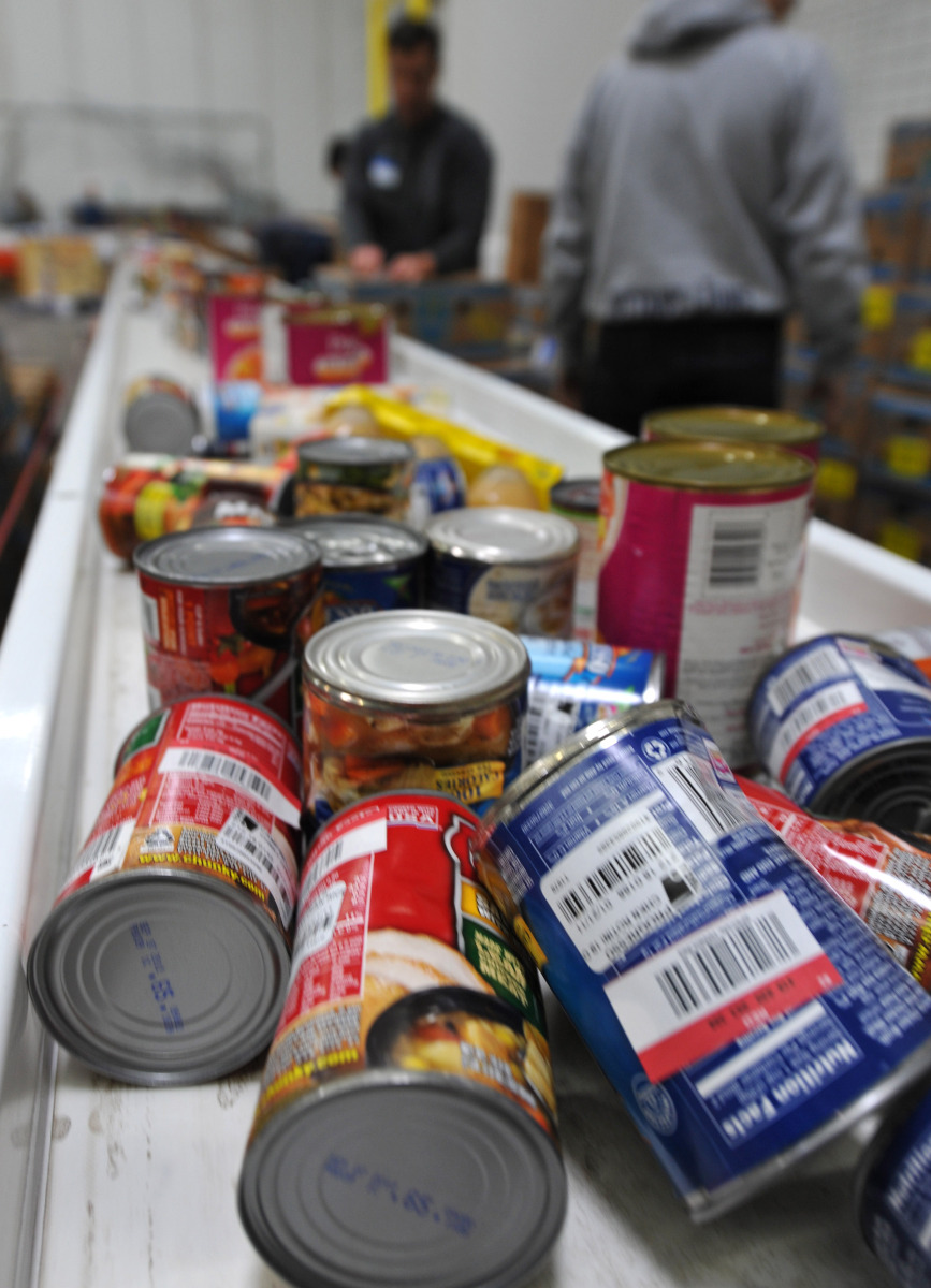 Food Pantry: Sorting Cans Food Pantry: Sorting Cans